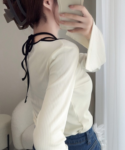 mily bilet（ミウィビレット）の「【mily bilet】程よい肌見せで女性らしく。チョーカー使いパイピング配色袖フレアカットソー（ニット/セーター・レディース・ブラック/グレイッシュベージュ/アイボリー/チャコールグレー・LARGE/MEDIUM/SMALL/X-LARGE）」の6枚目の写真