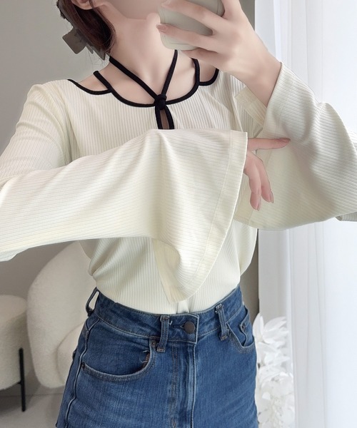 mily bilet（ミウィビレット）の「【mily bilet】程よい肌見せで女性らしく。チョーカー使いパイピング配色袖フレアカットソー（ニット/セーター・レディース・ブラック/グレイッシュベージュ/アイボリー/チャコールグレー・LARGE/MEDIUM/SMALL/X-LARGE）」の8枚目の写真