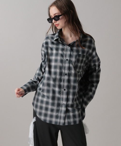 FOREVER 21(フォーエバー トゥエンティーワン)の「【2024FW】アソートオーバーサイズシャツ(シャツ/ブラウス・レディース・ブラック/レッド/ベージュ/ブルー/オフホワイト・FREE)」の3枚目の写真