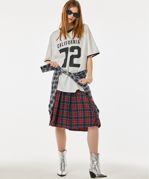 FOREVER 21(フォーエバー トゥエンティーワン)の「【2024FW】アソートオーバーサイズシャツ(シャツ/ブラウス・レディース・ブラック/レッド/ベージュ/ブルー/オフホワイト・FREE)」の16枚目の写真