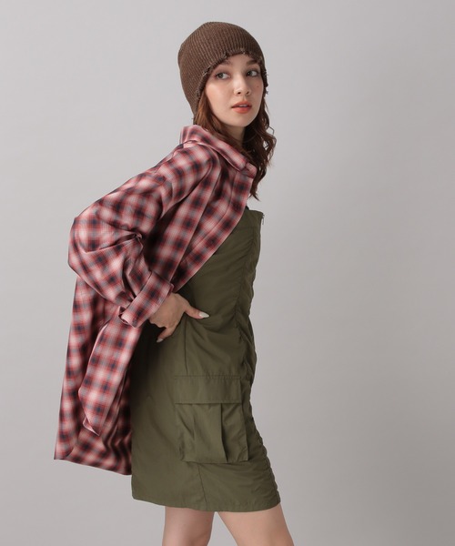 FOREVER 21(フォーエバー トゥエンティーワン)の「【2024FW】アソートオーバーサイズシャツ(シャツ/ブラウス・レディース・ブラック/レッド/ベージュ/ブルー/オフホワイト・FREE)」の12枚目の写真