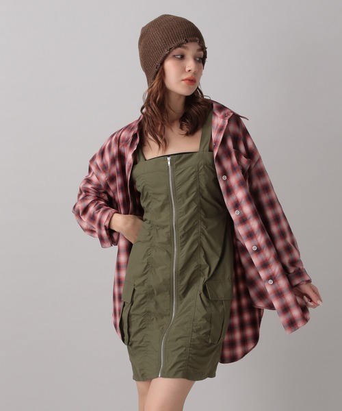 FOREVER 21(フォーエバー トゥエンティーワン)の「【2024FW】アソートオーバーサイズシャツ(シャツ/ブラウス・レディース・ブラック/レッド/ベージュ/ブルー/オフホワイト・FREE)」の14枚目の写真