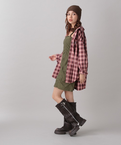 FOREVER 21(フォーエバー トゥエンティーワン)の「【2024FW】アソートオーバーサイズシャツ(シャツ/ブラウス・レディース・ブラック/レッド/ベージュ/ブルー/オフホワイト・FREE)」の11枚目の写真