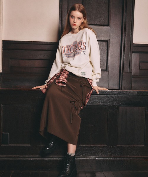 FOREVER 21(フォーエバー トゥエンティーワン)の「【2024FW】アソートオーバーサイズシャツ(シャツ/ブラウス・レディース・ブラック/レッド/ベージュ/ブルー/オフホワイト・FREE)」の8枚目の写真