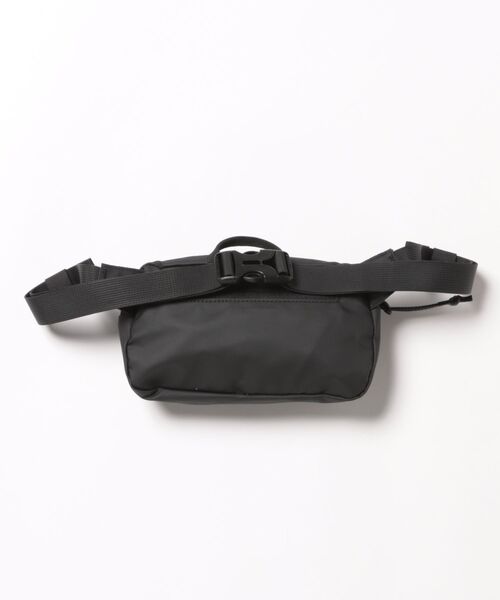 JUGLANS(ユグランス)の「【ELLIKER】SEMER SLING BAG/カラビナ付きスリングバッグ(ボディバッグ/ウエストポーチ・メンズ・ブラック/グリーン/ブルー・FREE)」の4枚目の写真