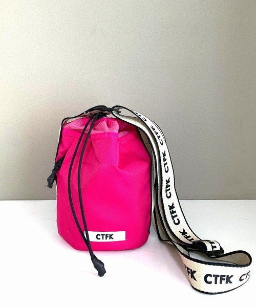 Q(キュー)の「コンビナイロンポシェット(ショルダーバッグ・レディース・ピンク/ブラック・ONE SIZE)」の19枚目の写真