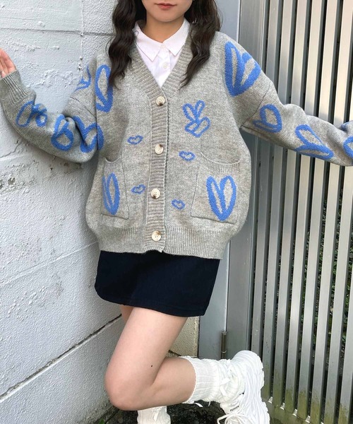 NANEA(ナネア)の「ハート柄配色ニットカーディガン(カーディガン/ボレロ・レディース・ベージュ/ブルー/アイボリー・フリー)」の3枚目の写真