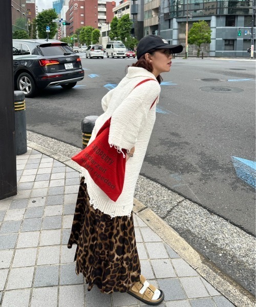 archives(アルシーヴ)の「【Ltd.】OVER KNIT ONE-PIECE(ワンピース・レディース・ブラック/オフホワイト・FREE)」の16枚目の写真
