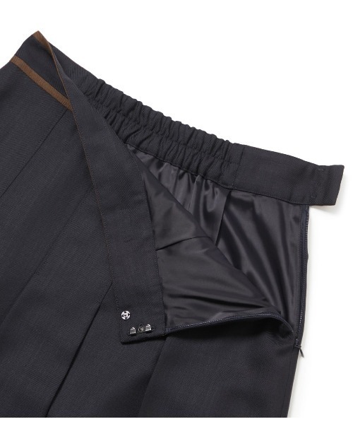 NEWYORKER（ニューヨーカー）の「TWツイル ビット付きタックフレアスカート（スカート・レディース・グレー系その他/ネイビー・9号/11号）」の8枚目の写真