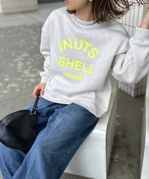 mi via loca（ミヴィアロカ）の「シリコンラバー NUTSロゴプリント裏起毛ロゴスウェットプルオーバー（スウェット・レディース・トップグレー/ブラック/オートミール・FREE）」の3枚目の写真