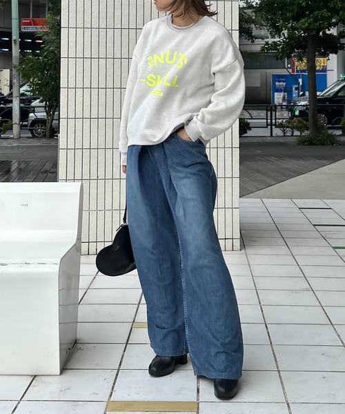 mi via loca（ミヴィアロカ）の「シリコンラバー NUTSロゴプリント裏起毛ロゴスウェットプルオーバー（スウェット・レディース・トップグレー/ブラック/オートミール・FREE）」の8枚目の写真