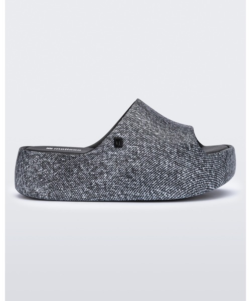 melissa(メリッサ)の「MELISSA FREE PLATFORM SLIDE DENIM AD(サンダル・レディース・ブラック/ブルー・35-36/38/37/39)」の7枚目の写真