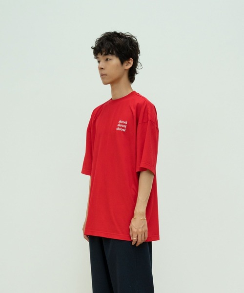 skoool(スクール)の「ロゴデザイン 半袖Tシャツ/フロントプリント × ベーシックシルエット(Tシャツ/カットソー・メンズ・ネイビー/レッド/ホワイト・LARGE/MEDIUM/SMALL)」の6枚目の写真