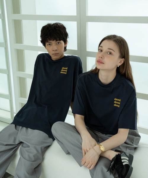 skoool(スクール)の「ロゴデザイン 半袖Tシャツ/フロントプリント × ベーシックシルエット(Tシャツ/カットソー・メンズ・ネイビー/レッド/ホワイト・LARGE/MEDIUM/SMALL)」の11枚目の写真