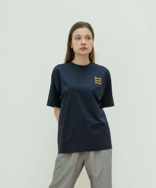 skoool(スクール)の「ロゴデザイン 半袖Tシャツ/フロントプリント × ベーシックシルエット(Tシャツ/カットソー・メンズ・ネイビー/レッド/ホワイト・LARGE/MEDIUM/SMALL)」の13枚目の写真