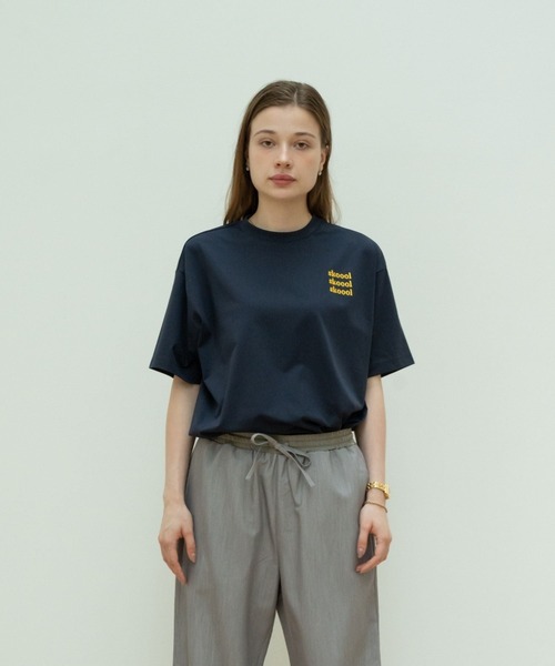 skoool(スクール)の「ロゴデザイン 半袖Tシャツ/フロントプリント × ベーシックシルエット(Tシャツ/カットソー・メンズ・ネイビー/レッド/ホワイト・LARGE/MEDIUM/SMALL)」の14枚目の写真