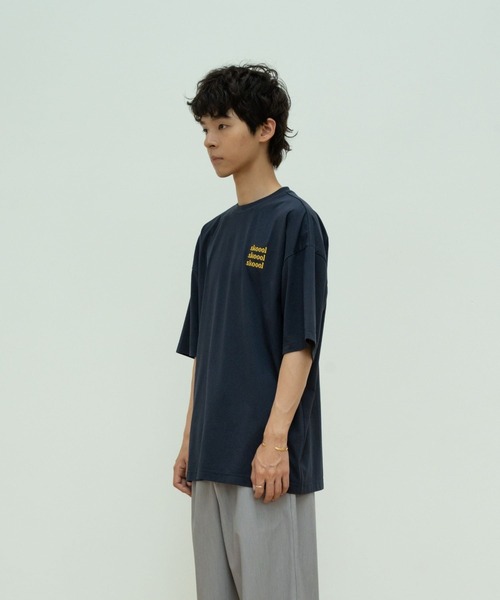 skoool(スクール)の「ロゴデザイン 半袖Tシャツ/フロントプリント × ベーシックシルエット(Tシャツ/カットソー・メンズ・ネイビー/レッド/ホワイト・LARGE/MEDIUM/SMALL)」の20枚目の写真