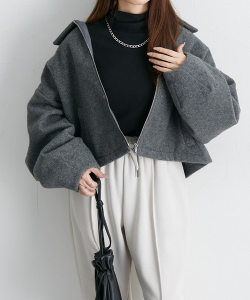 nissen(ニッセン)の「ハイネック肉厚カットソートップス(チュールケープ付)(シャツ/ブラウス・レディース・ブラック/チャコールグレー・S/M/L/LL/3L)」の8枚目の写真