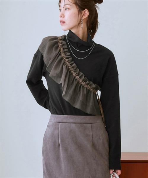 nissen(ニッセン)の「ハイネック肉厚カットソートップス(チュールケープ付)(シャツ/ブラウス・レディース・ブラック/チャコールグレー・S/M/L/LL/3L)」の9枚目の写真