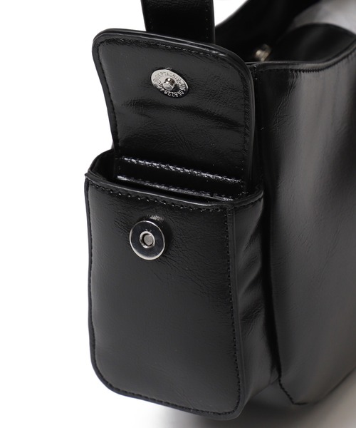 WEGO（ウィゴー）の「WEGO/プレートデザインハトメバッグ（ショルダーバッグ・レディース・ブラック/シルバー・FREE）」の4枚目の写真