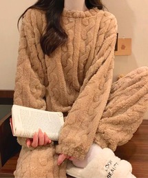 ボア素材がかわいい　ケーブル編み柄もこもこルームウェア上下セット