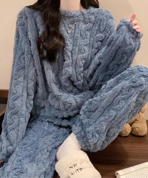 by LEGNA（バイレグナ）の「ボア素材がかわいい　ケーブル編み柄もこもこルームウェア上下セット（ルームウェア/パジャマ・レディース・パープル/ブラウン/グレー/アイボリー/ブルー/ピンク・FREE）」の14枚目の写真