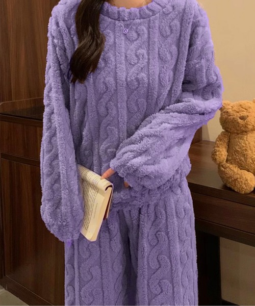 by LEGNA（バイレグナ）の「ボア素材がかわいい　ケーブル編み柄もこもこルームウェア上下セット（ルームウェア/パジャマ・レディース・パープル/ブラウン/グレー/アイボリー/ブルー/ピンク・FREE）」の15枚目の写真