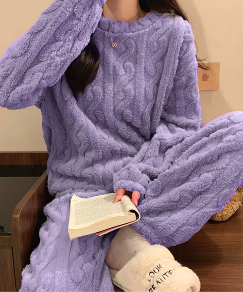 by LEGNA（バイレグナ）の「ボア素材がかわいい　ケーブル編み柄もこもこルームウェア上下セット（ルームウェア/パジャマ・レディース・パープル/ブラウン/グレー/アイボリー/ブルー/ピンク・FREE）」の16枚目の写真