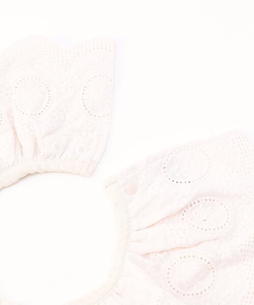 Ampersand（アンパサンド）の「レースラウンドスタイ（スタイ/よだれかけ・キッズ・オフホワイト/チャコール/ラベンダー・90）」の7枚目の写真