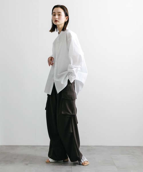 SENSE OF PLACE by URBAN RESEARCH（センスオブプレイスバイアーバンリサーチ）の「『WEB限定』『ユニセックス』『イージーケア』コンフォートバンドカラーシャツ（シャツ/ブラウス・メンズ・ホワイト/ライトブルー/ブルー系その他・MEDIUM/LARGE/X-LARGE）」の9枚目の写真