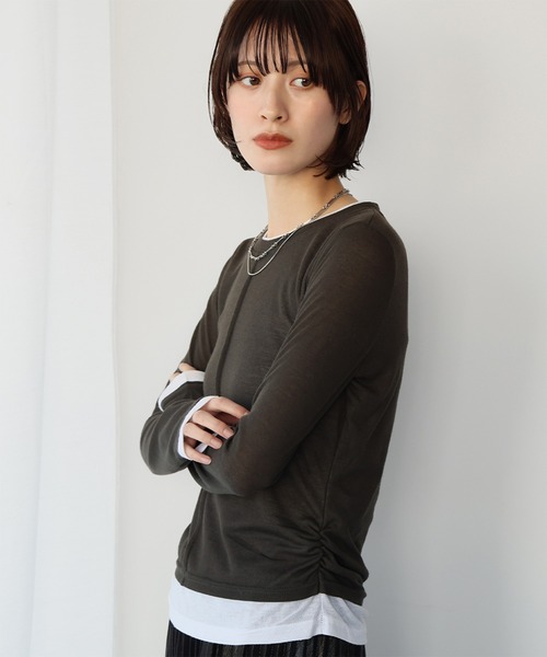 Ampirula(アンピルーラ)の「レイヤード風バイカラーカットソー(Tシャツ/カットソー・レディース・ブラック/チャコールグレー・FREE)」の9枚目の写真