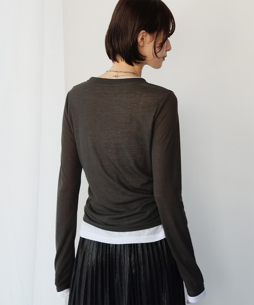 Ampirula(アンピルーラ)の「レイヤード風バイカラーカットソー(Tシャツ/カットソー・レディース・ブラック/チャコールグレー・FREE)」の10枚目の写真
