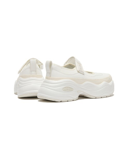 CONVERSE(コンバース)の「CONVERSE ALL STAR (R) SURGETRAINER MJ OX(コンバース オールスター (R) サージトレーナー MJ OX)(スニーカー・メンズ・ホワイト/ブラック・23cm/23.5cm/24cm/24.5cm/25cm/25.5cm/26cm/26.5cm/27cm/27.5cm/28cm/29cm)」の3枚目の写真