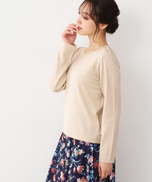 LAURA ASHLEY(ローラアシュレイ)の「【天竺編み】肩ボタン ラメニット(ニット/セーター・レディース・アイボリー/ネイビー・40/38)」の16枚目の写真