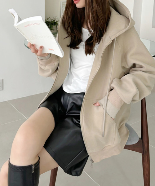 Eclat one（エクラワン）の「【Eclat one】ピグメント加工 袖口レイヤード ビッグサイズ パーカー（パーカー・レディース・ベージュ/グレー・M/S）」の7枚目の写真