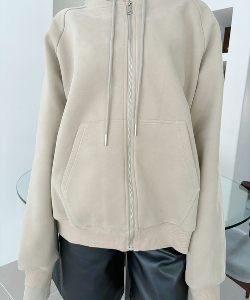 Eclat one（エクラワン）の「【Eclat one】ピグメント加工 袖口レイヤード ビッグサイズ パーカー（パーカー・レディース・ベージュ/グレー・M/S）」の17枚目の写真