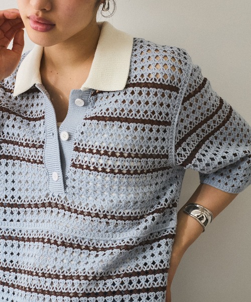 ADAM ET ROPE'(アダムエロペ)の「【WEB限定】クロシェニットポロ(ニット/セーター・レディース・グレー系その他/サックスブルー/オフホワイト・FREE)」の16枚目の写真
