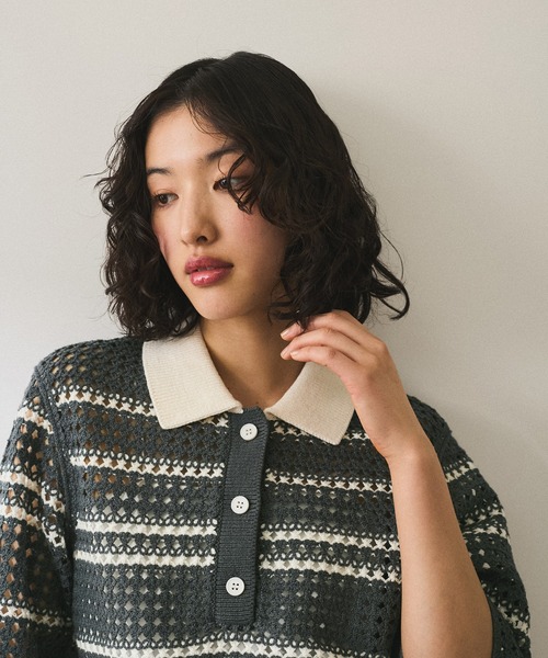 ADAM ET ROPE'(アダムエロペ)の「【WEB限定】クロシェニットポロ(ニット/セーター・レディース・グレー系その他/サックスブルー/オフホワイト・FREE)」の19枚目の写真
