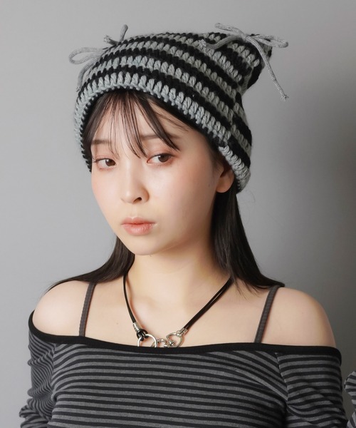SPINNS（スピンズ）の「猫耳ニット帽/ボーダー2リボン（ニットキャップ/ビーニー・レディース・ホワイト×ブラック/グレー系その他・ONESIZE）」の5枚目の写真