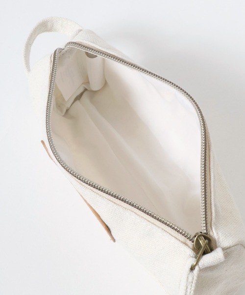 Lee(リー)の「Lee(リー)合皮パッチ ブランドロゴ マルチポーチ(ポーチ・レディース・ライトインディゴブルー/インディゴブルー/ストライプ/オフホワイト/ブラック系その他・FREE)」の15枚目の写真