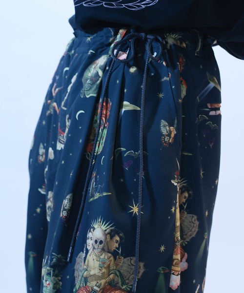 DIET BUTCHER(ダイエットブッチャー)の「DIET BUTCHER/ダイエットブッチャー Learn from the old, know the new. all-over pattern pants パンツ(その他パンツ・メンズ・オフホワイト/ダークネイビー・1/2)」の4枚目の写真