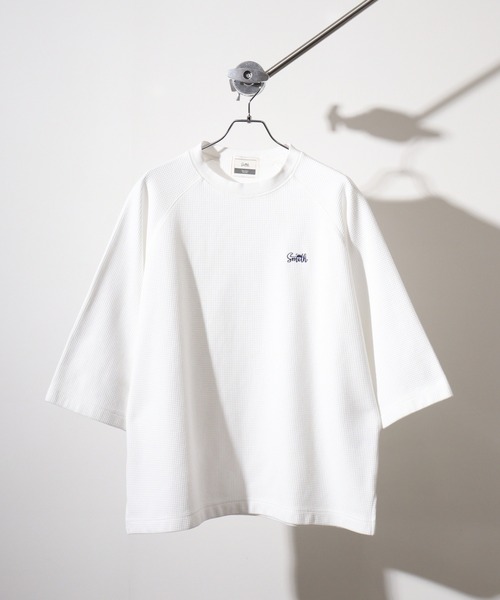 Sunny Smith(サニースミス)の「Sunnysmith ピグメントワッフル ラグランロゴ刺繍Tシャツ(Tシャツ/カットソー・メンズ・ホワイト/スミクロ・L/M)」の18枚目の写真