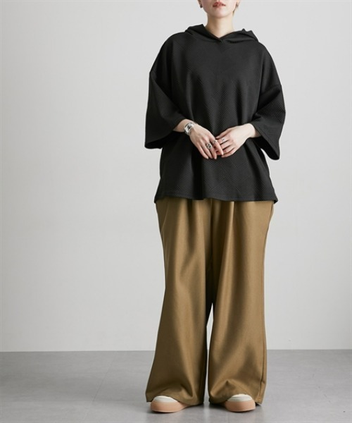 Soiunique（スワユニーク）の「ふくれジャガードゆったりサイズフード付き半袖パーカー ［Soiunique］（パーカー・レディース・ブラック/グレイッシュベージュ/ブルー・S～Ｍ/L～LL）」の21枚目の写真