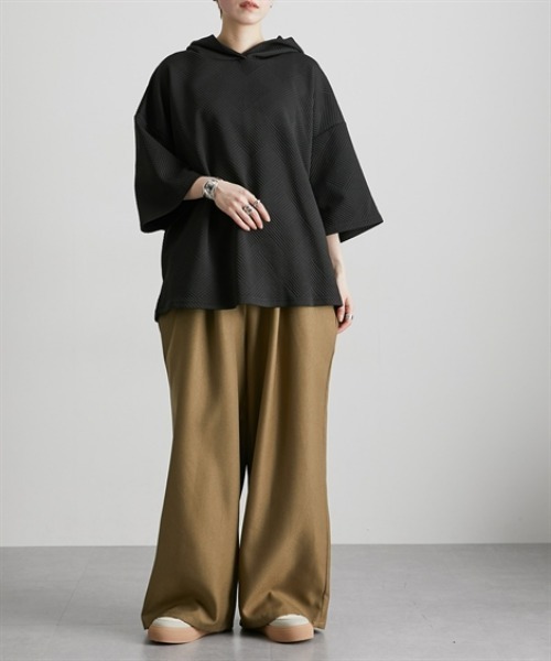 Soiunique（スワユニーク）の「ふくれジャガードゆったりサイズフード付き半袖パーカー ［Soiunique］（パーカー・レディース・ブラック/グレイッシュベージュ/ブルー・S～Ｍ/L～LL）」の22枚目の写真