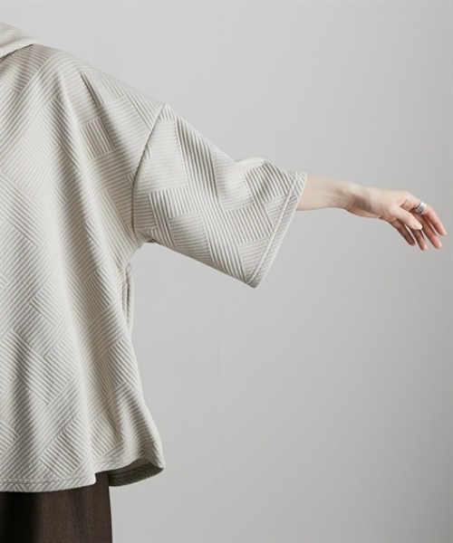 Soiunique（スワユニーク）の「ふくれジャガードゆったりサイズフード付き半袖パーカー ［Soiunique］（パーカー・レディース・ブラック/グレイッシュベージュ/ブルー・S～Ｍ/L～LL）」の13枚目の写真