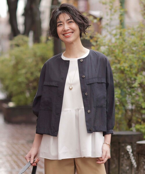 J.PRESS(ジェイプレス)の「【洗える】Sheer Vis リネン ノーカラー ブルゾン(ブルゾン・レディース・アイボリー系/ネイビー系/カーキ系・9/11)」の3枚目の写真