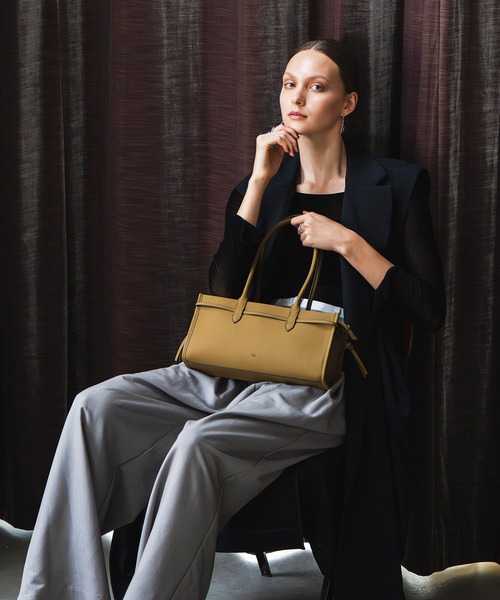 A*I様 極美品　MaxMara　定価11万　スクエアボックス ハンドバッグ　ト この春はスクエアバッグが最旬！アラサー女子憧れの『マックス