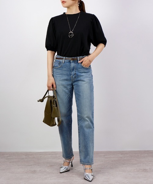 CLOTHY（クロシィ）の「【ぽわん袖×プチハイネック☆】ボリューム袖プチハイTシャツ（Tシャツ/カットソー・レディース・その他/ブラック/オフホワイト/モカ・LARGE/MEDIUM）」の16枚目の写真