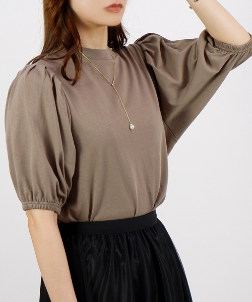 CLOTHY（クロシィ）の「【ぽわん袖×プチハイネック☆】ボリューム袖プチハイTシャツ（Tシャツ/カットソー・レディース・その他/ブラック/オフホワイト/モカ・LARGE/MEDIUM）」の20枚目の写真