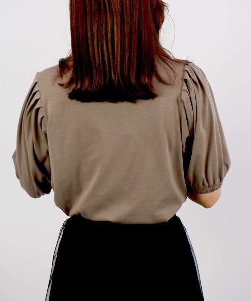 CLOTHY（クロシィ）の「【ぽわん袖×プチハイネック☆】ボリューム袖プチハイTシャツ（Tシャツ/カットソー・レディース・その他/ブラック/オフホワイト/モカ・LARGE/MEDIUM）」の21枚目の写真